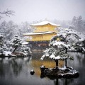 雪景色の金閣寺